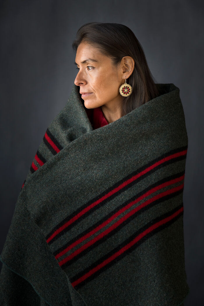 16 Authentic Portraits Of Native Americans Posing In Traditional Regalia 16 Authentic Portraits Of Native Americans Posing In Traditional Regalia