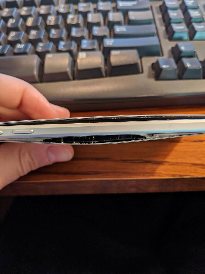 Tech Support People Are Sharing The Worst Cases They’ve Seen While On The Job (40 New Pics) Tech Support People Are Sharing The Worst Cases They’ve Seen While On The Job (40 New Pics)