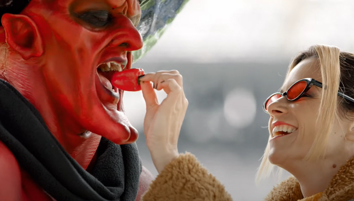 Ryan Reynolds And Taylor Swift Debut A New Ad For Their Dating App And It Perfectly Represents This Year Ryan Reynolds And Taylor Swift Debut A New Ad For Their Dating App And It Perfectly Represents This Year