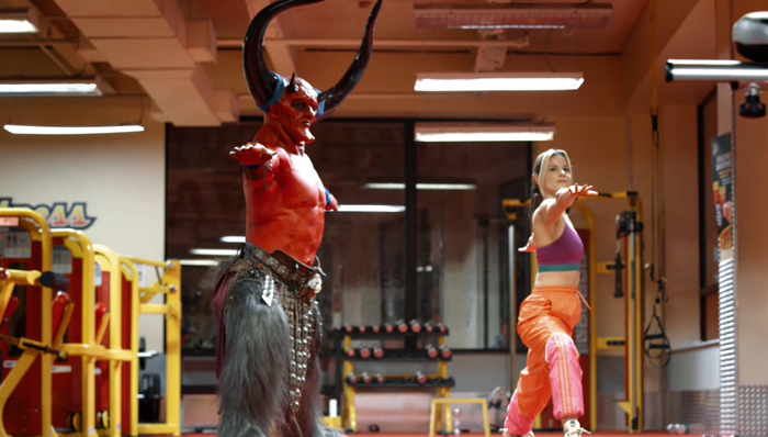 Ryan Reynolds And Taylor Swift Debut A New Ad For Their Dating App And It Perfectly Represents This Year Ryan Reynolds And Taylor Swift Debut A New Ad For Their Dating App And It Perfectly Represents This Year