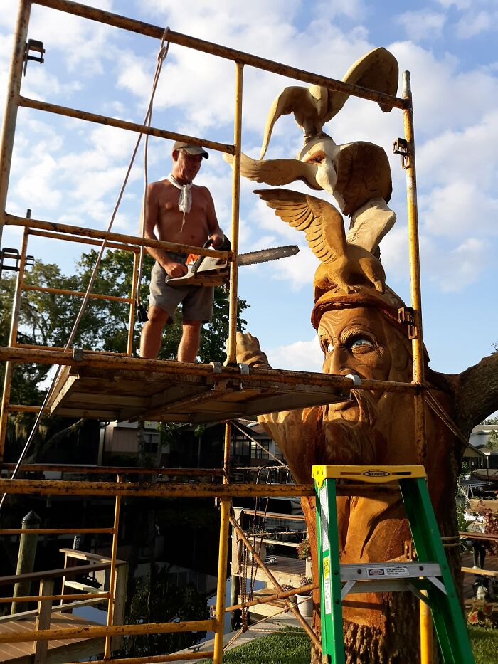 I Carved A Wooden “Captain Morgan” Sculpture From An Oak Tree I Carved A Wooden “Captain Morgan” Sculpture From An Oak Tree