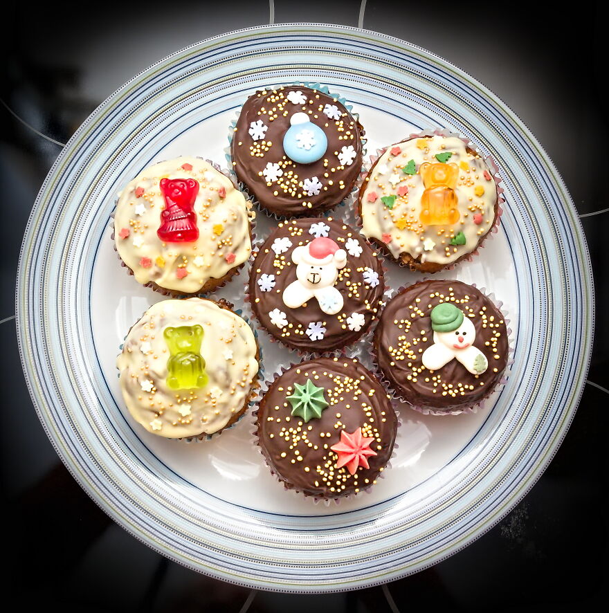 My Girlfriend Learned How To Decorate Cakes By Herself, Here&#8217;s Her Progress Over The Years (24 Pics)