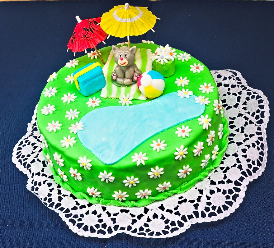 My Girlfriend Learned How To Decorate Cakes By Herself, Here&#8217;s Her Progress Over The Years (24 Pics)