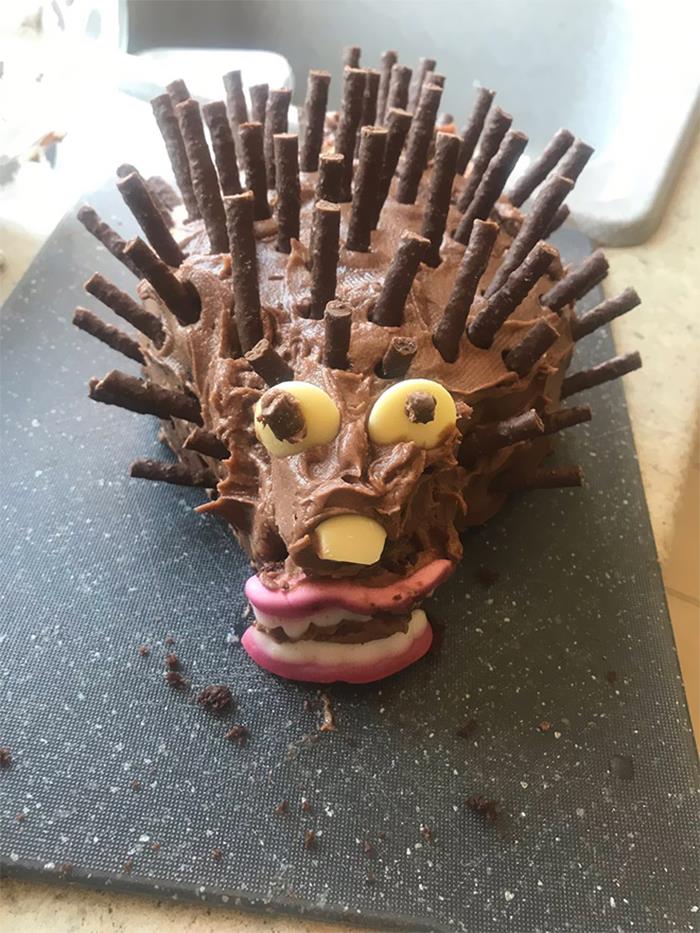 30 Times People Tried Their Hand At Making Hedgehog Cakes But Failed Miserably 30 Times People Tried Their Hand At Making Hedgehog Cakes But Failed Miserably