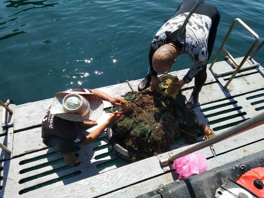 We Removed A Massive Abandoned Fishing Net From A Reef At Our Local Islands
