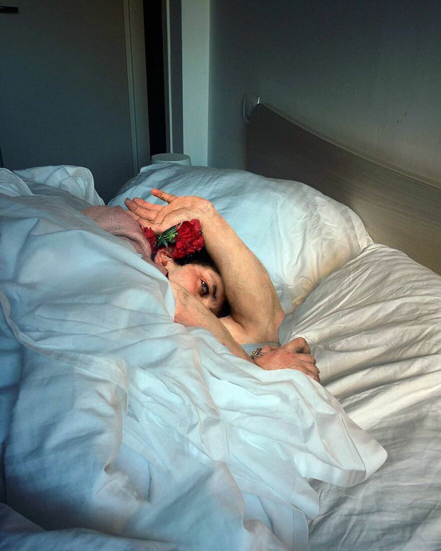 Artist Places People From Classical Paintings Into The Modern World And The Result Is Surprisingly Fitting (27 New Pics)