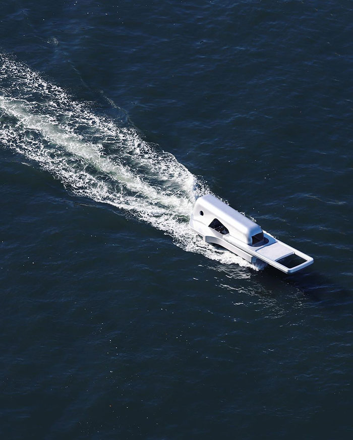 Shaped Like A Zip Fastener, This 9-Meter-Long Ship Looks Like It&#8217;s Opening Tokyo’s Sumida River