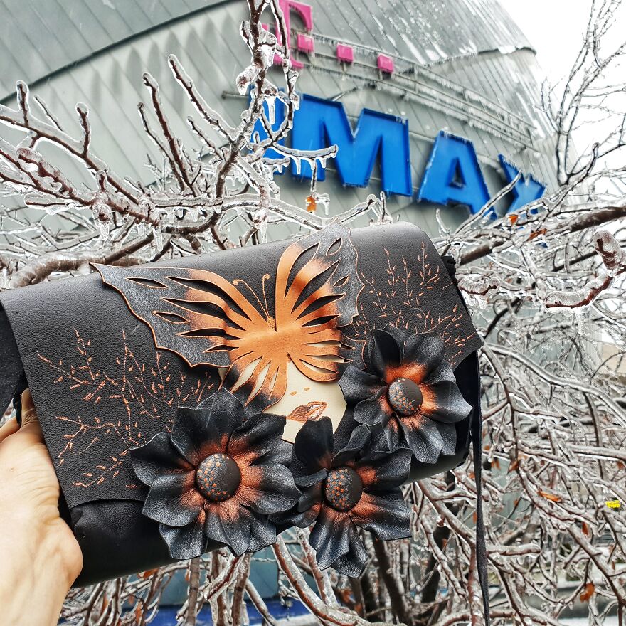 I Use 3D And Collage Techniques To Create Unique Handmade Winter-Themed Leather Clutch Bags (21 Pics)