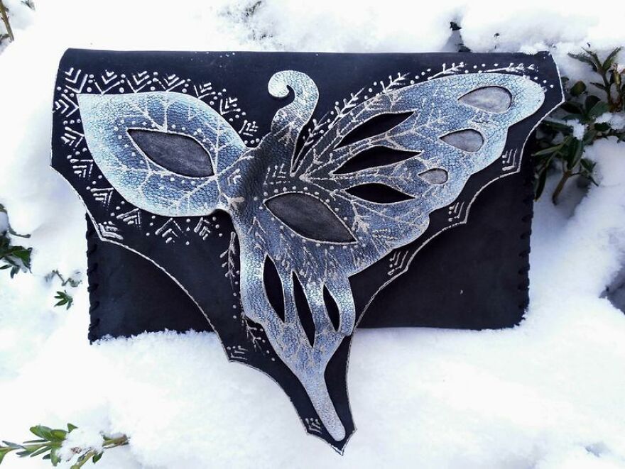 I Use 3D And Collage Techniques To Create Unique Handmade Winter-Themed Leather Clutch Bags (21 Pics)