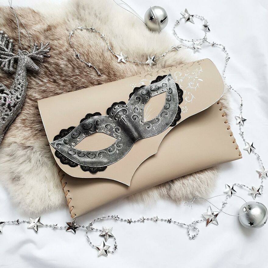 I Use 3D And Collage Techniques To Create Unique Handmade Winter-Themed Leather Clutch Bags (21 Pics)
