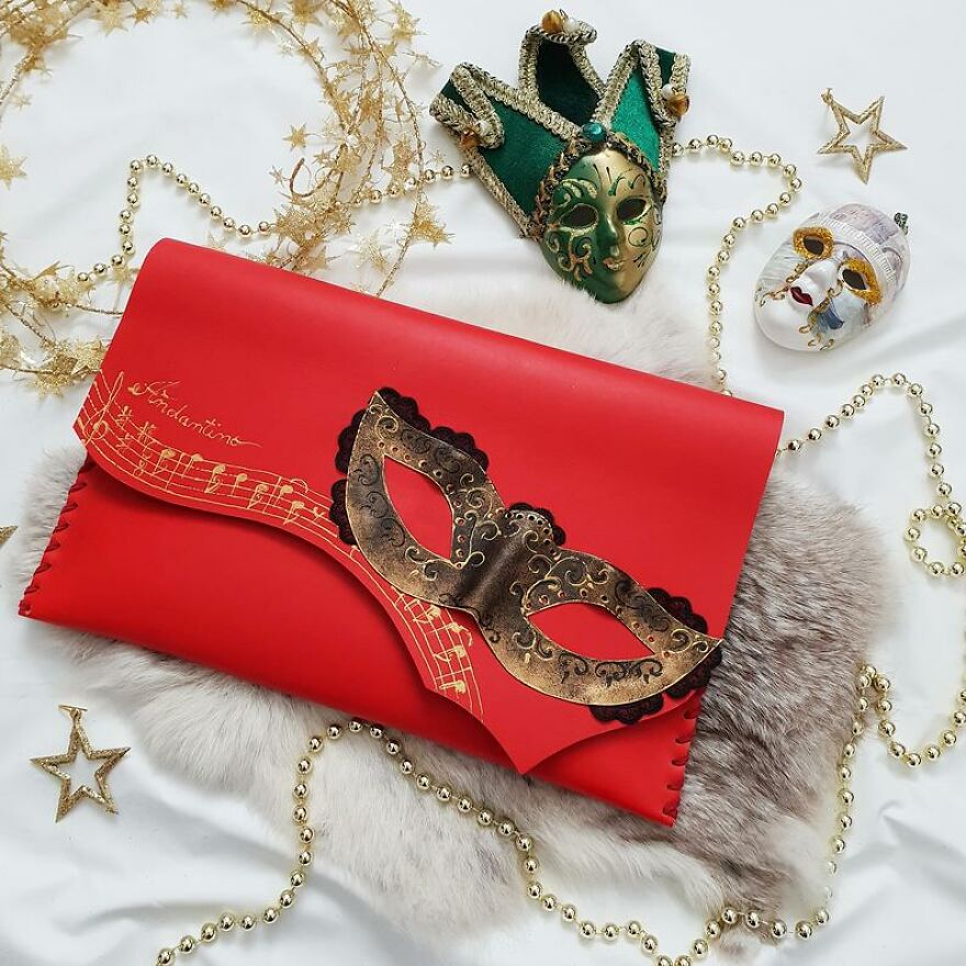 I Use 3D And Collage Techniques To Create Unique Handmade Winter-Themed Leather Clutch Bags (21 Pics)