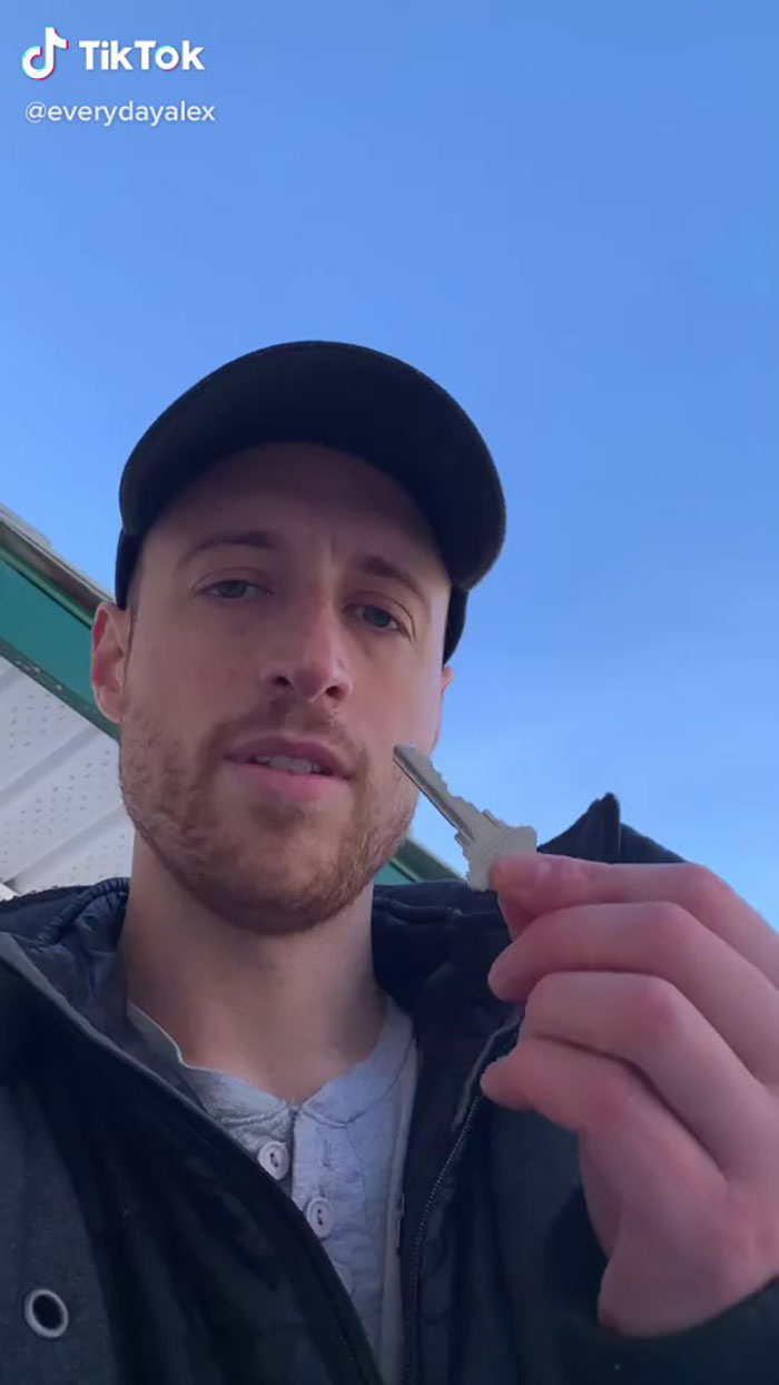 Guy Leaves Key Under Doormat For Thieves To Find So They Could Have A Chance To Change Their Life Guy Leaves Key Under Doormat For Thieves To Find So They Could Have A Chance To Change Their Life