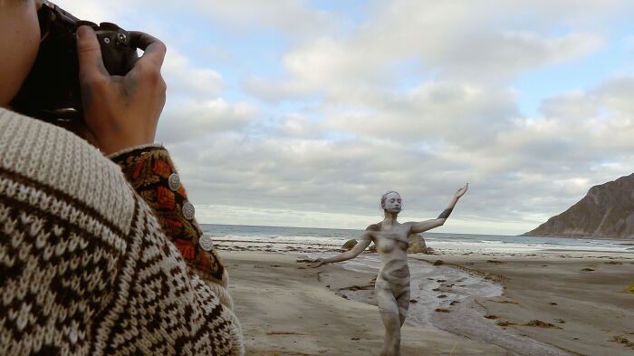We Worked For Two Weeks In Harsh Conditions To Make This Model Disappear Into Breathtaking Arctic Landscapes We Worked For Two Weeks In Harsh Conditions To Make This Model Disappear Into Breathtaking Arctic Landscapes