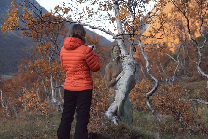 We Worked For Two Weeks In Harsh Conditions To Make This Model Disappear Into Breathtaking Arctic Landscapes We Worked For Two Weeks In Harsh Conditions To Make This Model Disappear Into Breathtaking Arctic Landscapes