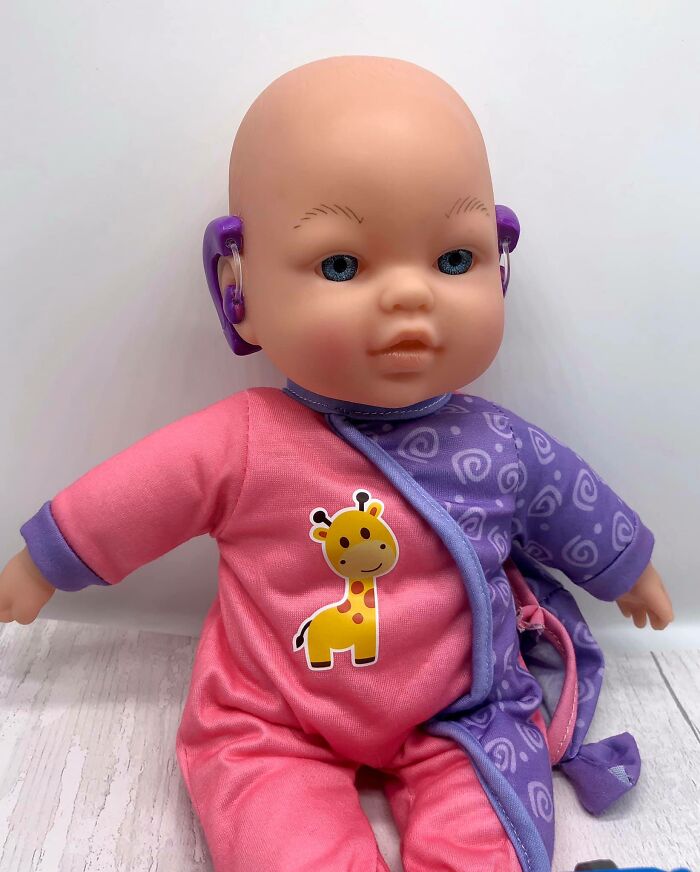 Mom Starts Making Inclusive Dolls After She Couldn’t Find Any With Hearing Aids For Her Deaf Daughter Mom Starts Making Inclusive Dolls After She Couldn’t Find Any With Hearing Aids For Her Deaf Daughter
