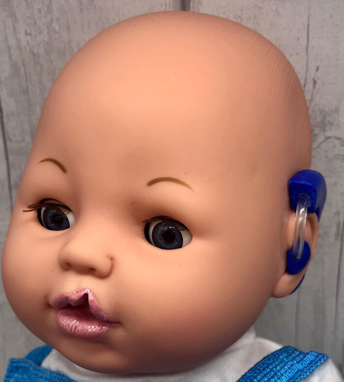 Mom Starts Making Inclusive Dolls After She Couldn’t Find Any With Hearing Aids For Her Deaf Daughter Mom Starts Making Inclusive Dolls After She Couldn’t Find Any With Hearing Aids For Her Deaf Daughter