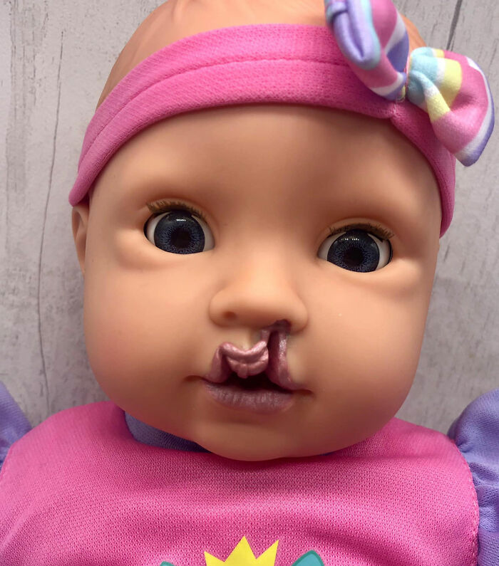 Mom Starts Making Inclusive Dolls After She Couldn’t Find Any With Hearing Aids For Her Deaf Daughter Mom Starts Making Inclusive Dolls After She Couldn’t Find Any With Hearing Aids For Her Deaf Daughter