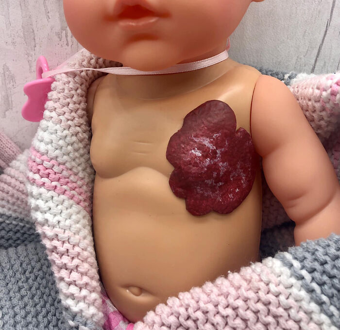 Mom Starts Making Inclusive Dolls After She Couldn’t Find Any With Hearing Aids For Her Deaf Daughter Mom Starts Making Inclusive Dolls After She Couldn’t Find Any With Hearing Aids For Her Deaf Daughter