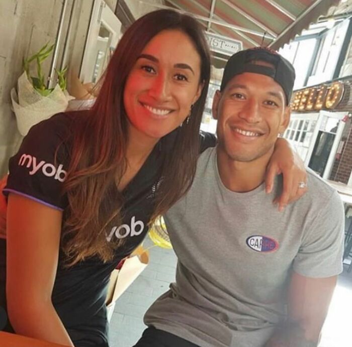 Wear the Detective Hat for 30 Pics in This “Siblings or Dating” Quiz Wear the Detective Hat for 30 Pics in This “Siblings or Dating” Quiz