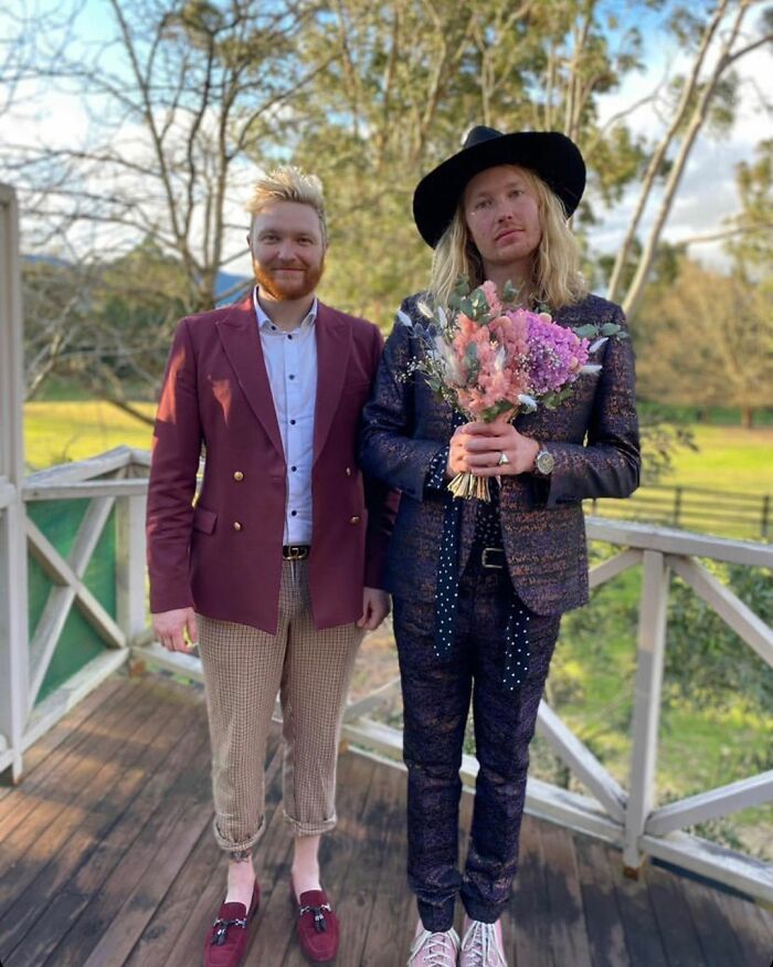 Wear the Detective Hat for 30 Pics in This “Siblings or Dating” Quiz Wear the Detective Hat for 30 Pics in This “Siblings or Dating” Quiz