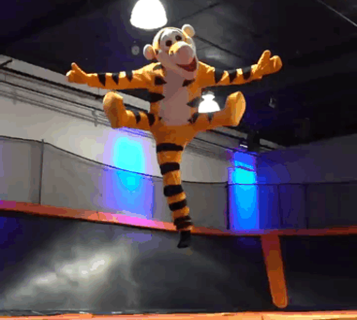 Every Halloween, This One-Legged Guy Makes An Epic Halloween Costume And He Just Revealed His 2020 Costume