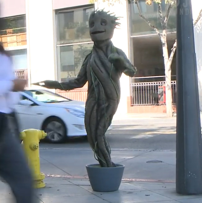 Every Halloween, This One-Legged Guy Makes An Epic Halloween Costume And He Just Revealed His 2020 Costume