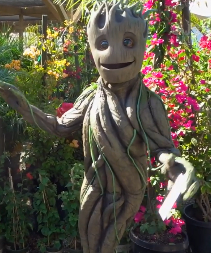 Every Halloween, This One-Legged Guy Makes An Epic Halloween Costume And He Just Revealed His 2020 Costume