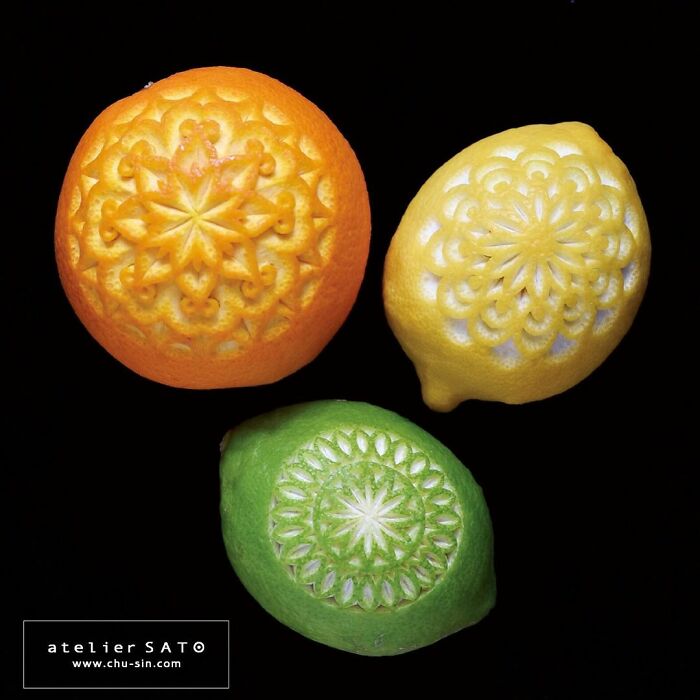 Artist Creates Beautiful Patterns On Fruits And Vegetables By Hand-Carving Intricate Designs Artist Creates Beautiful Patterns On Fruits And Vegetables By Hand-Carving Intricate Designs