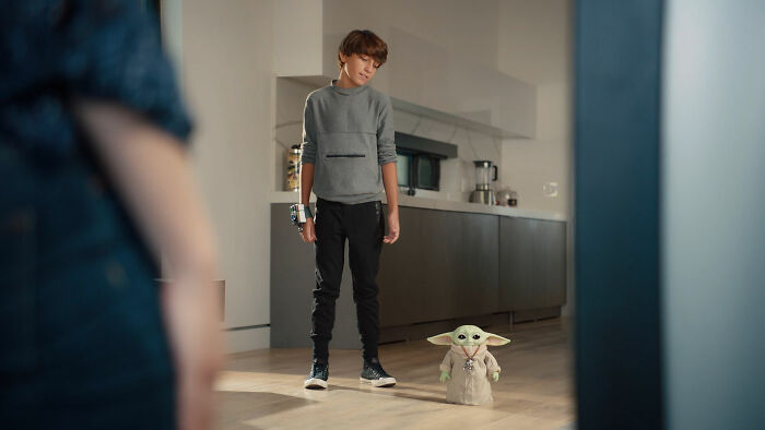 This Remote-Controlled Baby Yoda Is The Perfect Christmas Gift For Every Star Wars Fan This Remote-Controlled Baby Yoda Is The Perfect Christmas Gift For Every Star Wars Fan