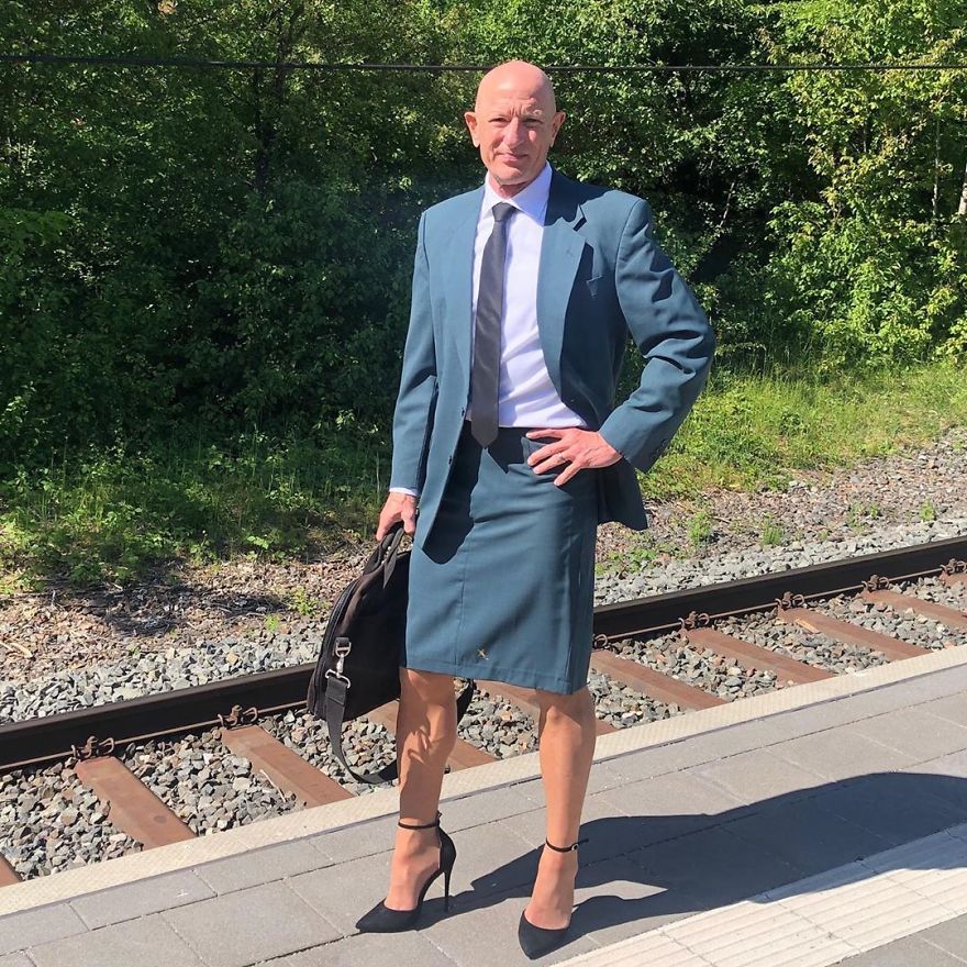 Skirts And Heels Are Not Just For Women, This Guy Proves That Perfectly (30 Pics)