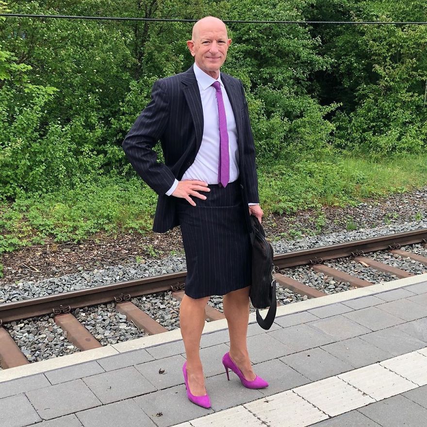 Skirts And Heels Are Not Just For Women, This Guy Proves That Perfectly (30 Pics)