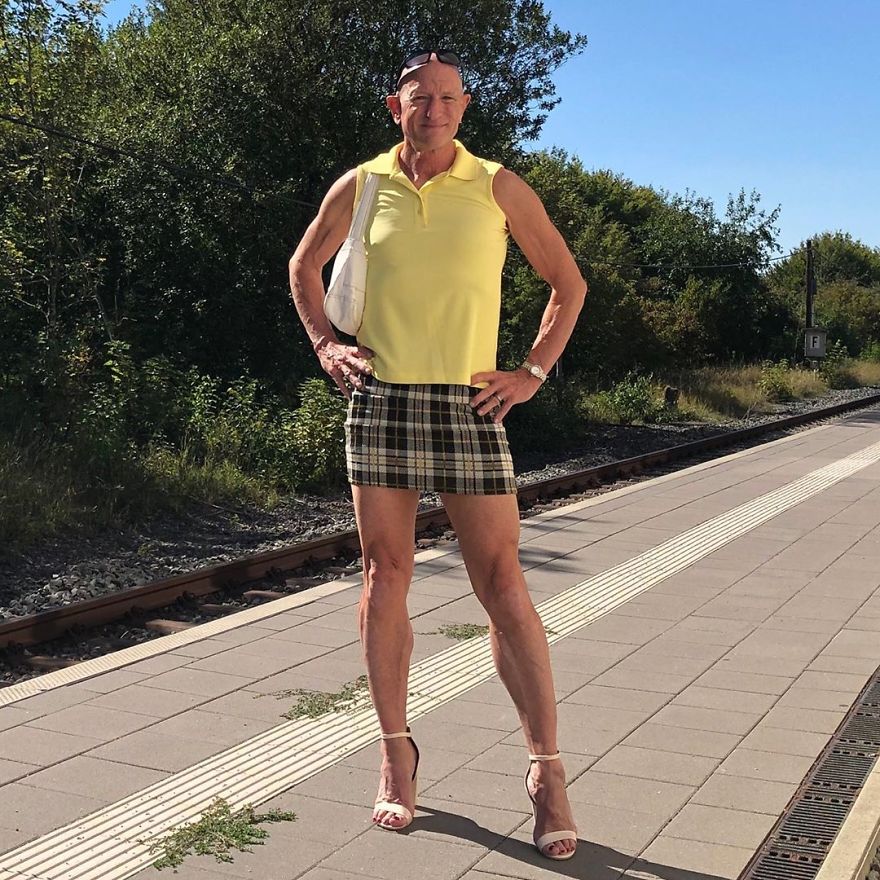 Skirts And Heels Are Not Just For Women, This Guy Proves That Perfectly (30 Pics)