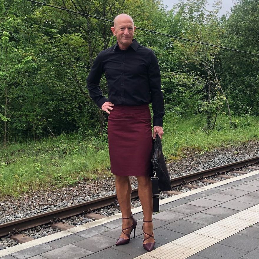 Skirts And Heels Are Not Just For Women, This Guy Proves That Perfectly (30 Pics)