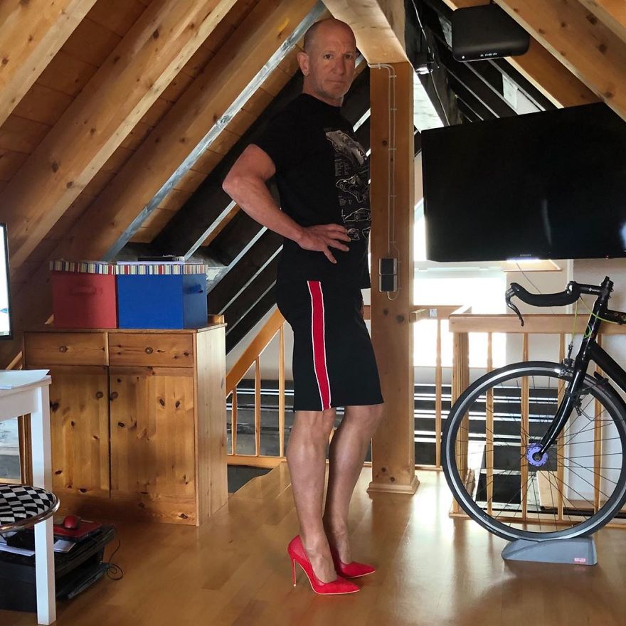 Skirts And Heels Are Not Just For Women, This Guy Proves That Perfectly (30 Pics)