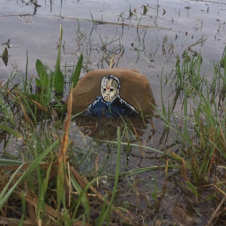 This Artist Creates Graffiti That Interact With Their Surroundings (30 Pics)