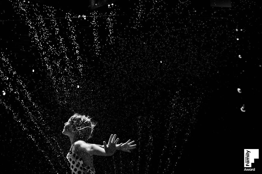 Here Are Our 40 Award-Winning Photos That Show The Art Of Capturing A Family Moment