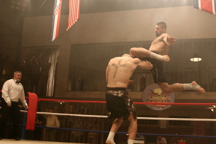 People Share Things That Are Normal In Movies But Not In Real Life, And Here Are 30 Of The Best Insights