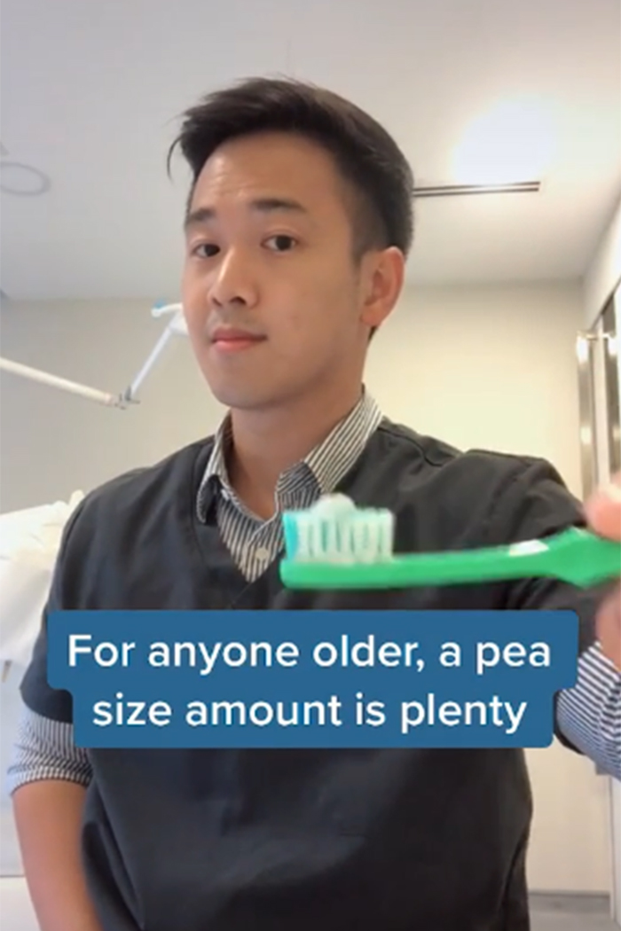 Dentist On TikTok Compares How Much Toothpaste We’re Told To Use By The Commercials, And The Actual Amount We Need Dentist On TikTok Compares How Much Toothpaste We’re Told To Use By The Commercials, And The Actual Amount We Need