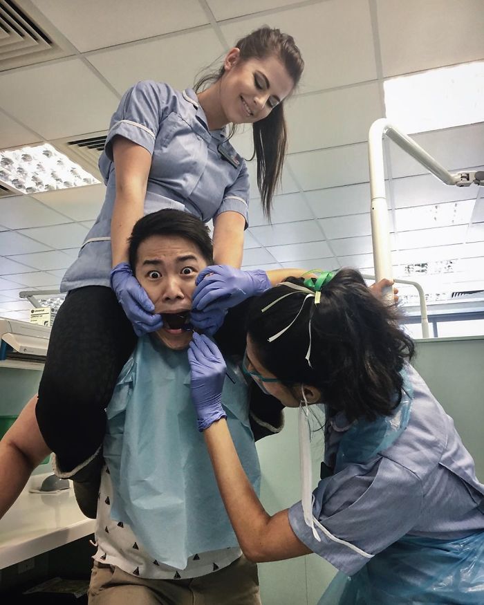 Dentist On TikTok Compares How Much Toothpaste We’re Told To Use By The Commercials, And The Actual Amount We Need Dentist On TikTok Compares How Much Toothpaste We’re Told To Use By The Commercials, And The Actual Amount We Need