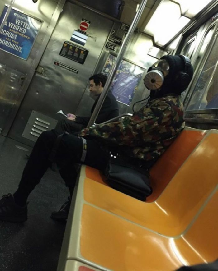 This Instagram Page Is Posting The Most Ridiculous Corona Masks Spotted On The Subway (37 Pics) This Instagram Page Is Posting The Most Ridiculous Corona Masks Spotted On The Subway (37 Pics)