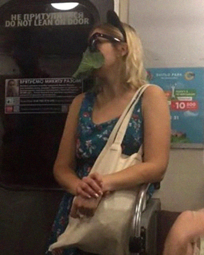 This Instagram Page Is Posting The Most Ridiculous Corona Masks Spotted On The Subway (37 Pics) This Instagram Page Is Posting The Most Ridiculous Corona Masks Spotted On The Subway (37 Pics)