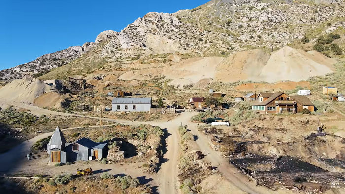 After Buying $1.4M Ghost Town, Man Gets Stuck There Due To The Pandemic For Over 6 Months After Buying $1.4M Ghost Town, Man Gets Stuck There Due To The Pandemic For Over 6 Months