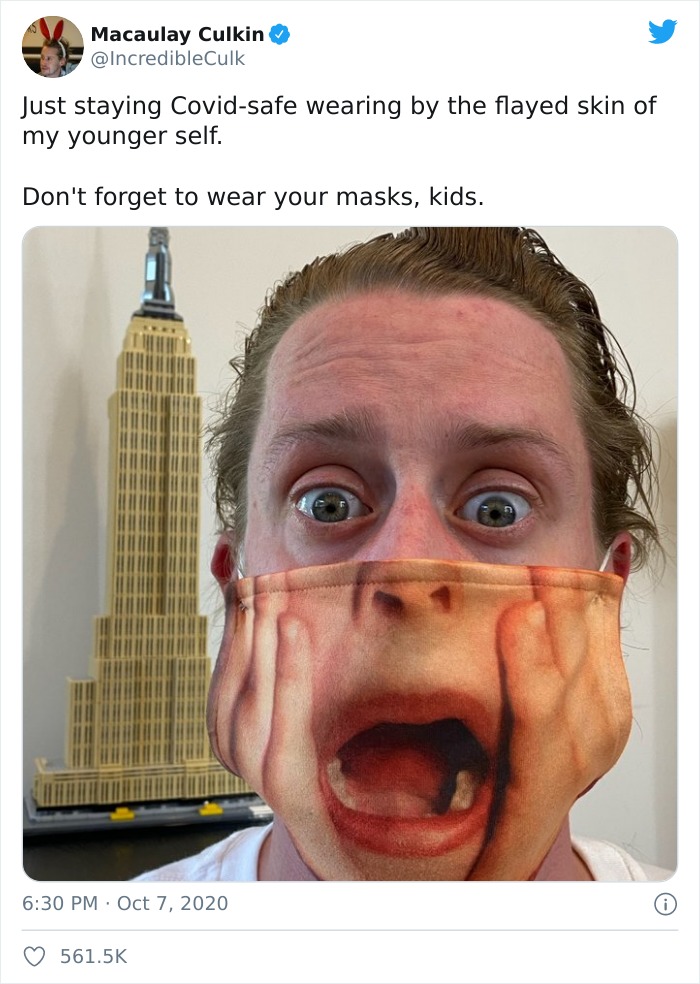 Macaulay Culkin Shares A PSA In His Latest Viral Tweet By Wearing The Most Macaulay Culkin-Like Face Mask Macaulay Culkin Shares A PSA In His Latest Viral Tweet By Wearing The Most Macaulay Culkin-Like Face Mask