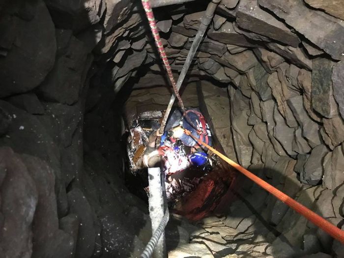 Man Discovers Secret 30 ft Well Inside His Friend’s 1843 House After Breaking Through The Floorboards Man Discovers Secret 30 ft Well Inside His Friend’s 1843 House After Breaking Through The Floorboards