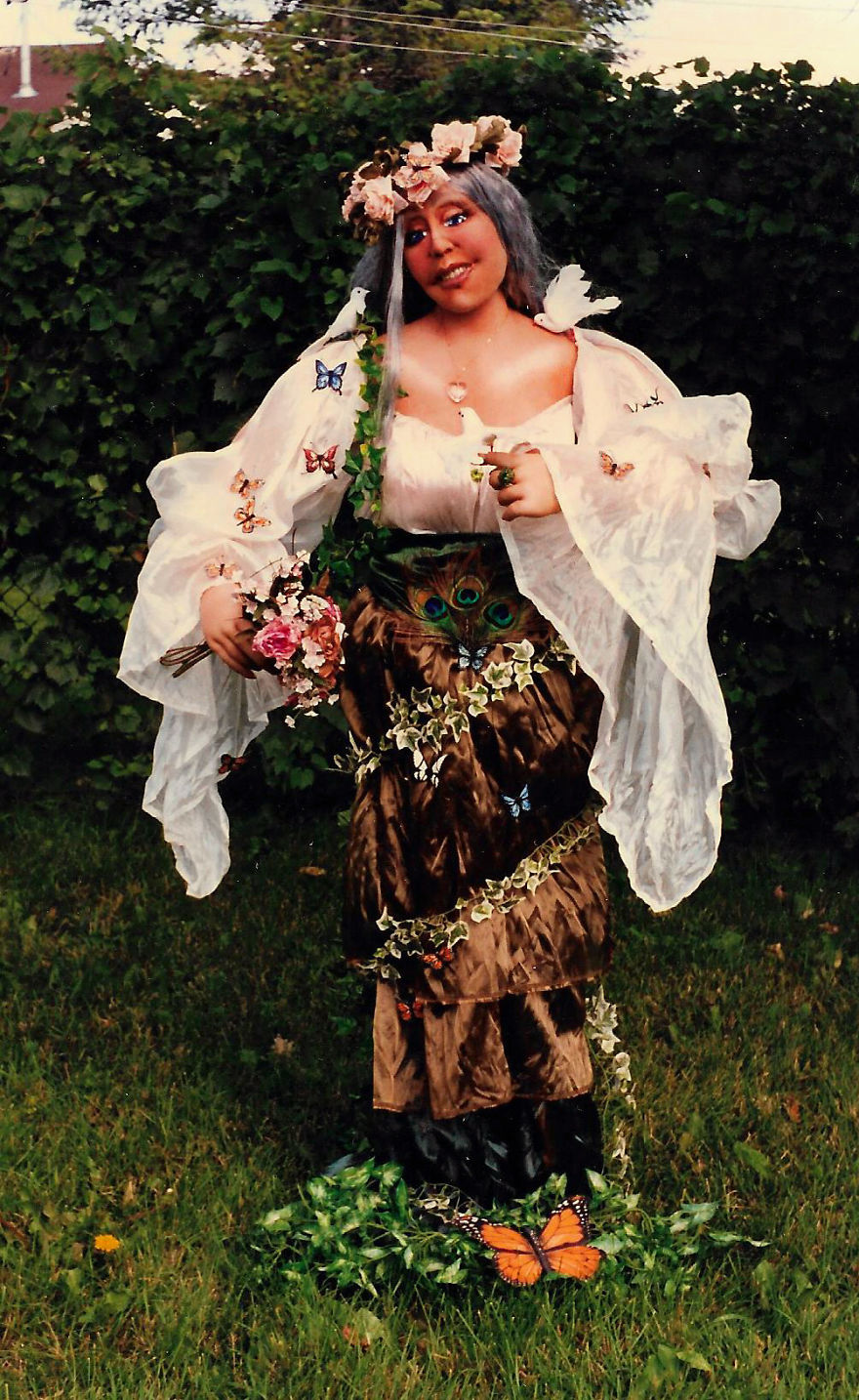 I Create Hyper-Realistic, Life-Sized Articulated People To Keep Me Company In The “Middle Of Nowhere” I Create Hyper-Realistic, Life-Sized Articulated People To Keep Me Company In The “Middle Of Nowhere”