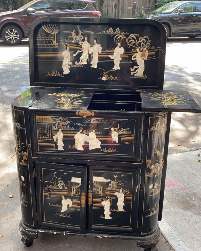People Share What They Found Thrown Away And The Phrase ‘One Man’s Trash Is Another Man’s Treasure’ Has Never Been So Real