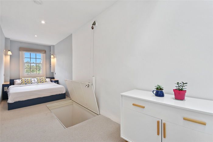 Here’s London’s Narrowest Home At Only 5 ft 5 in Across And It’s Currently On The Market For Nearly $1.3M Here’s London’s Narrowest Home At Only 5 ft 5 in Across And It’s Currently On The Market For Nearly $1.3M