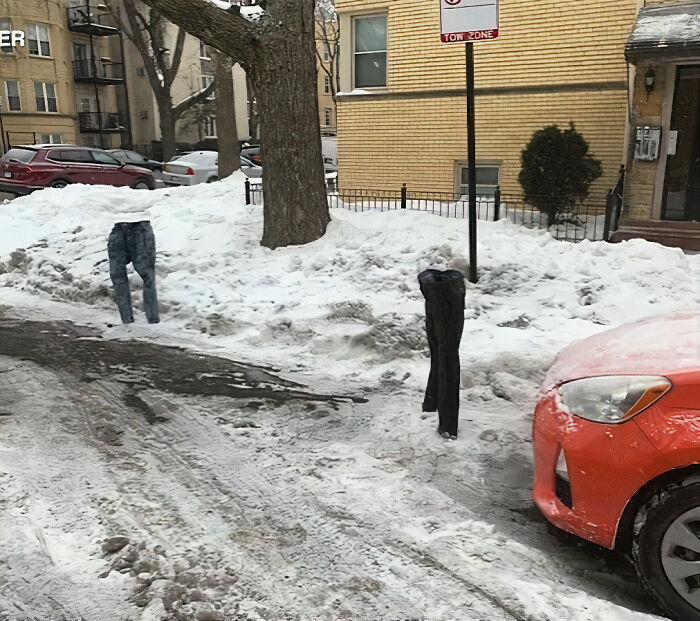 People Are Freezing Their Pants And Other Clothes And It Looks Like The Coolest Science Experiment (40 Pics) People Are Freezing Their Pants And Other Clothes And It Looks Like The Coolest Science Experiment (40 Pics)