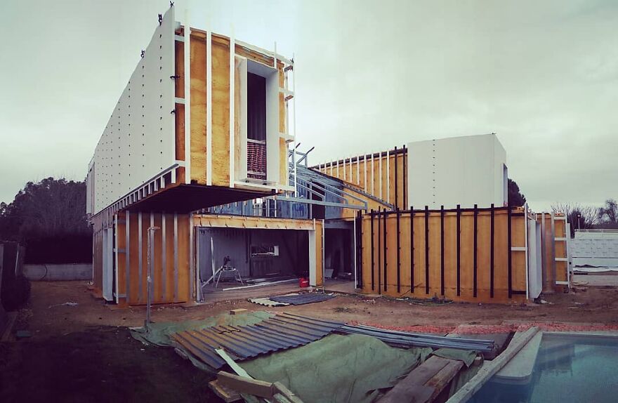 An Incredible Family House In Sevilla Made Of Recycled Shipping Containers An Incredible Family House In Sevilla Made Of Recycled Shipping Containers