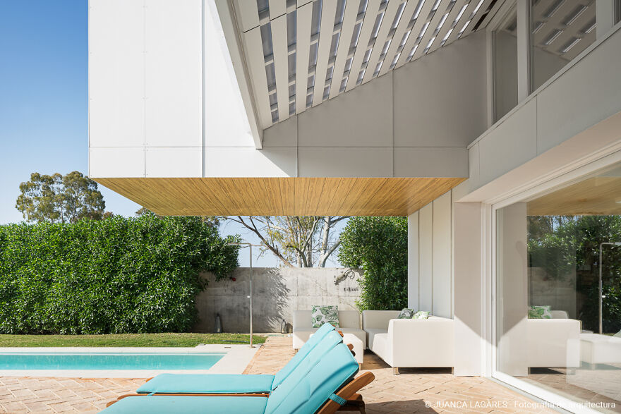 An Incredible Family House In Sevilla Made Of Recycled Shipping Containers An Incredible Family House In Sevilla Made Of Recycled Shipping Containers